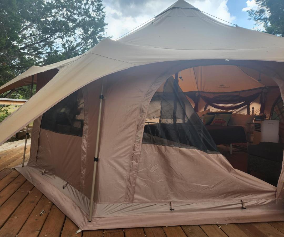 מלון Pipe Creek Al'S Hideaway Glamping Tents מראה חיצוני תמונה